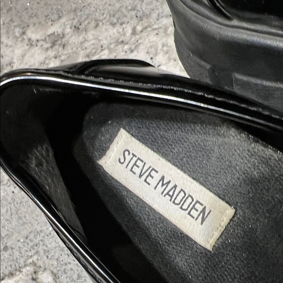 Steve Madden Glossy Black Loafers Size 6.5 - Picture 2 of 7